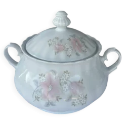 Soupière en porcelaine motif floral