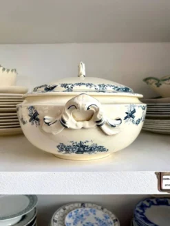 Soupière en terre de fer bleue