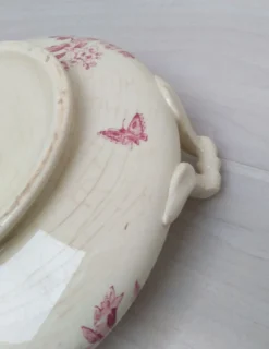 Soupière en terre de fer de Gien modèle Aubépine rose