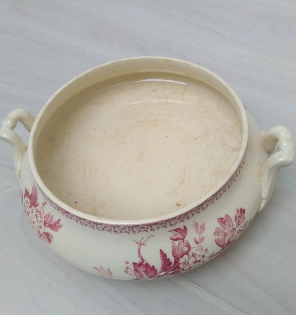 Soupière en terre de fer de Gien modèle Aubépine rose