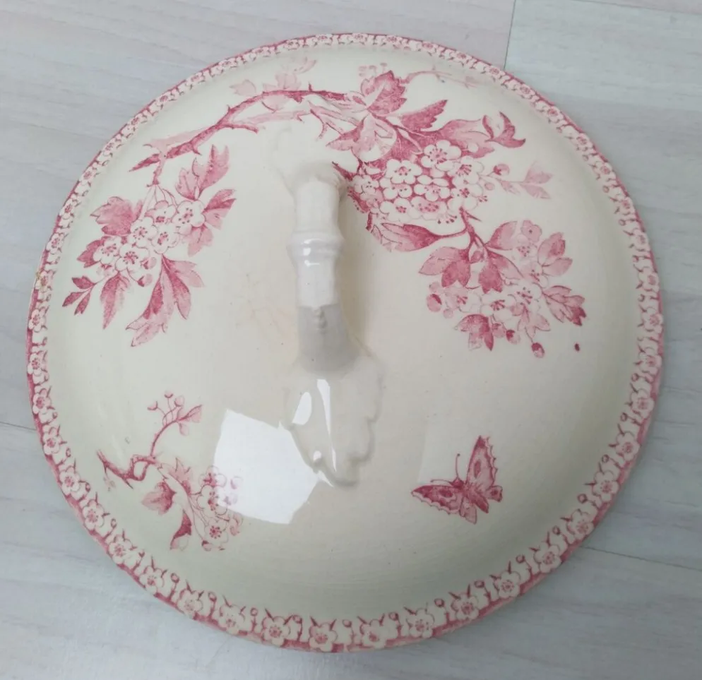 Soupière en terre de fer de Gien modèle Aubépine rose