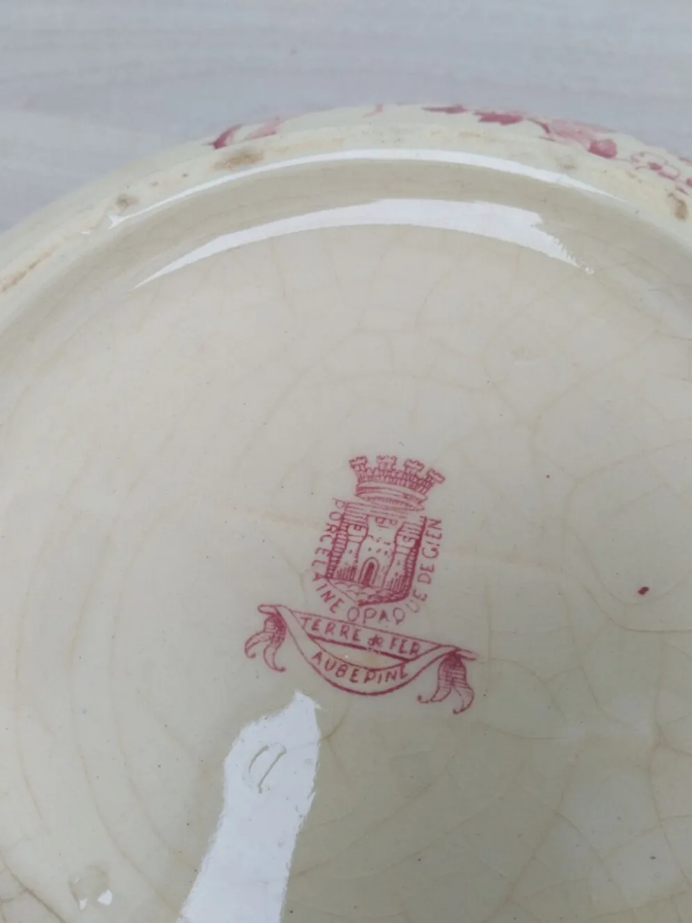 Soupière en terre de fer de Gien modèle Aubépine rose