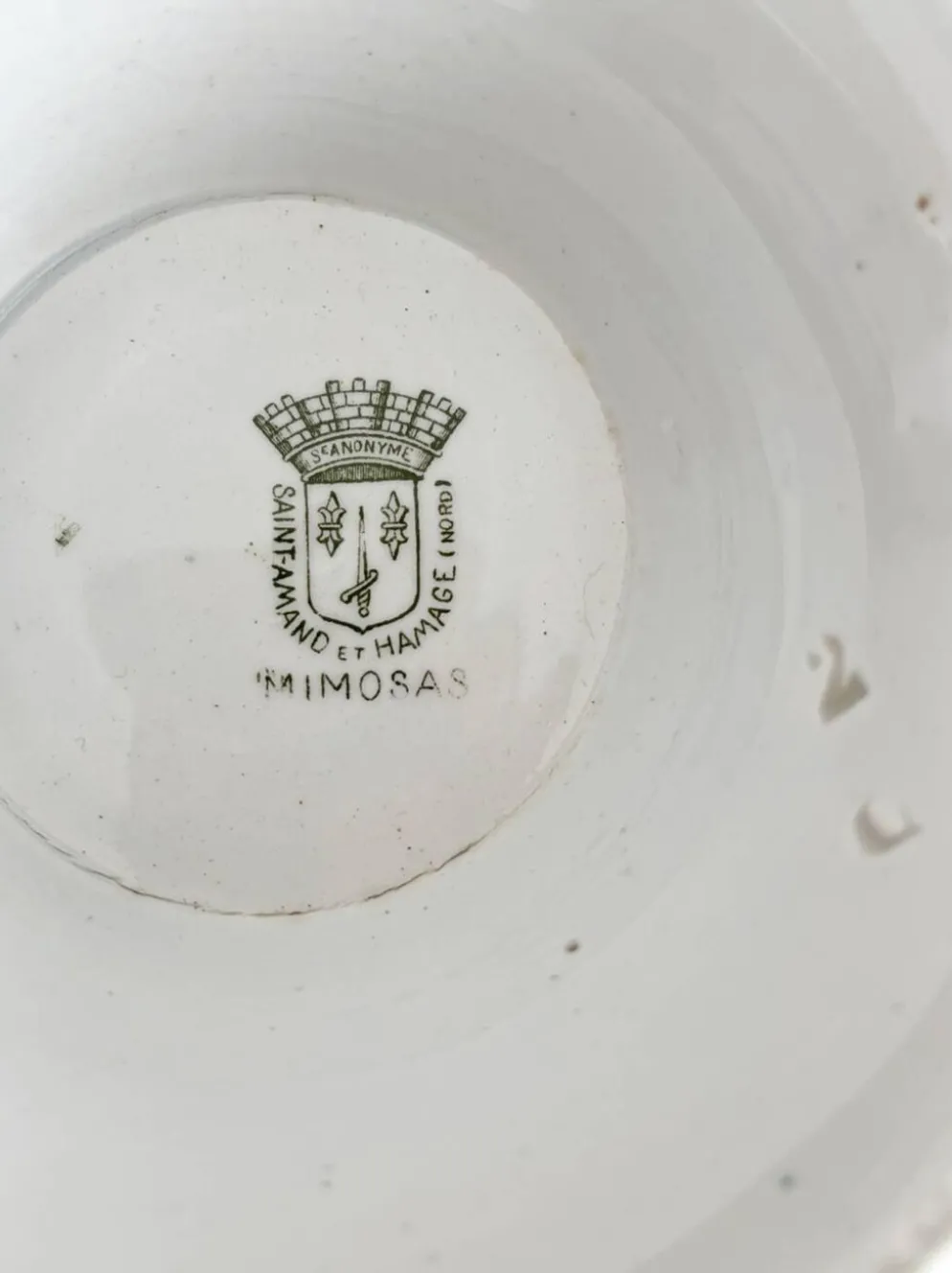 Soupière en terre de fer « Mimosas » Saint Amand et Hamage
