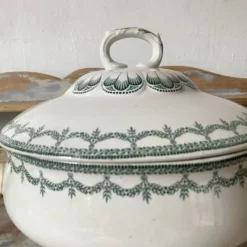 Soupière en terre de fer St Amand modèle Ney