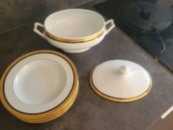 Soupière et set de 6 assiettes à soupe Bernardaud