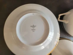 Soupière et set de 6 assiettes à soupe Bernardaud