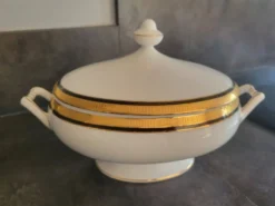 Soupière et set de 6 assiettes à soupe Bernardaud