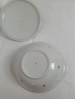 Soupière faïence blanche et motif doré