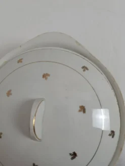 Soupière faïence blanche et motif doré