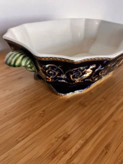 Soupière fond bleu faïencerie de Gien, complète