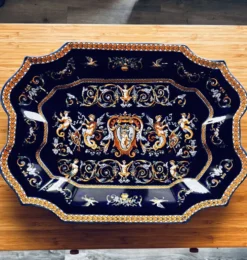 Soupière fond bleu faïencerie de Gien, complète