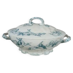 Soupière / légumier ancien en Terre de fer