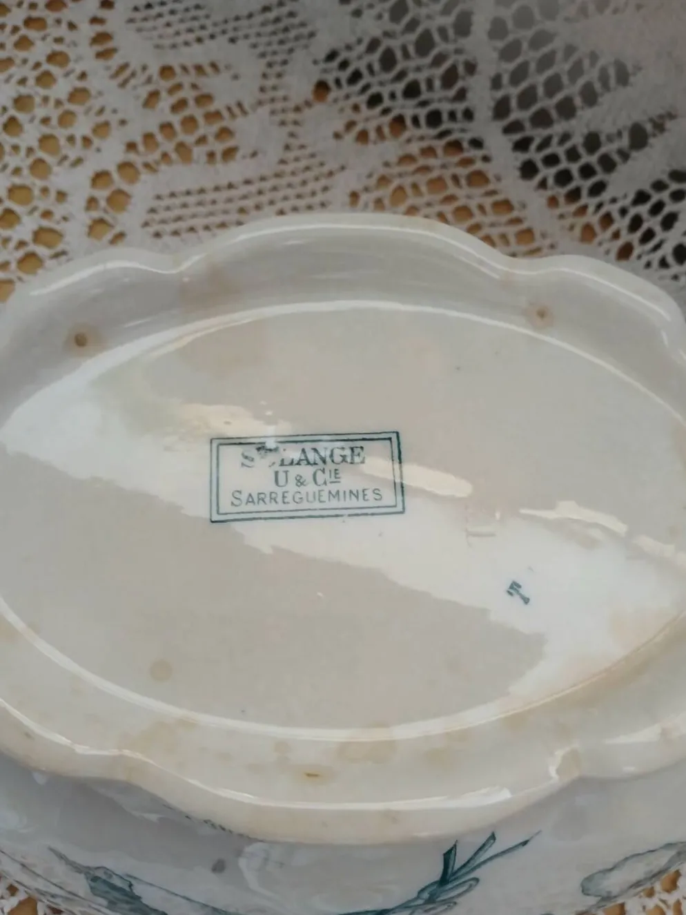 Soupière / légumier ancien en Terre de fer