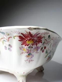 Soupière, légumier ancien Longchamp Pâquerettes en terre de fer polychrome