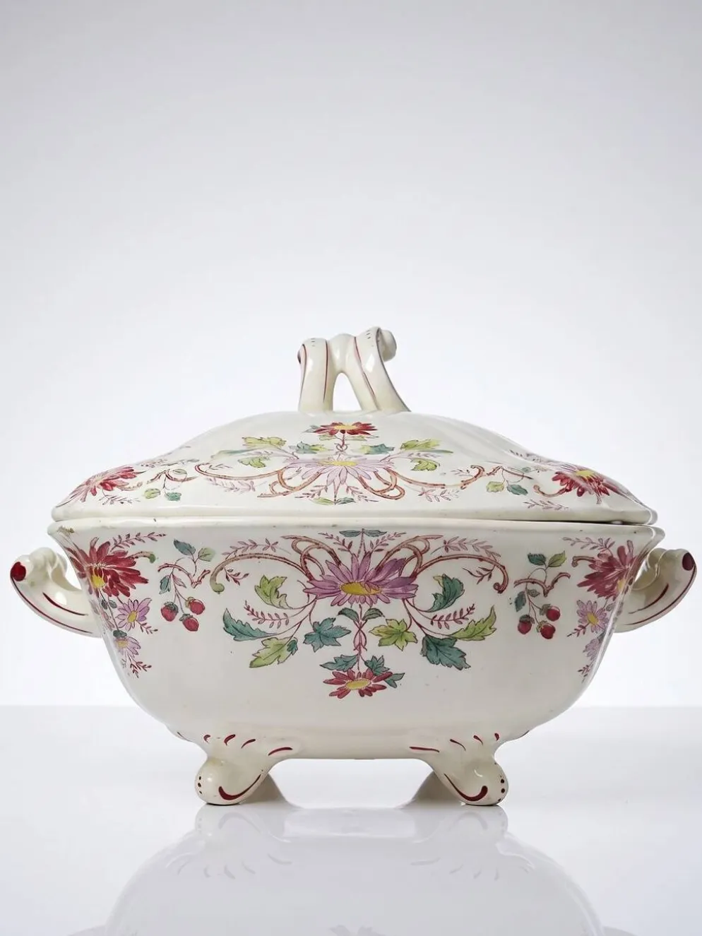 Soupière, légumier ancien Longchamp Pâquerettes en terre de fer polychrome
