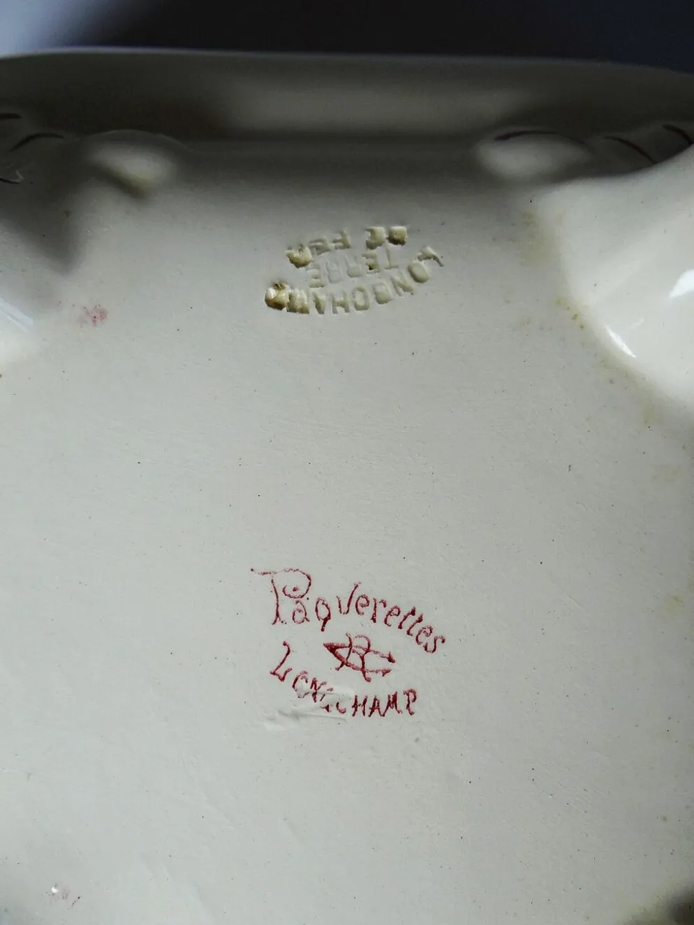 Soupière, légumier ancien Longchamp Pâquerettes en terre de fer polychrome