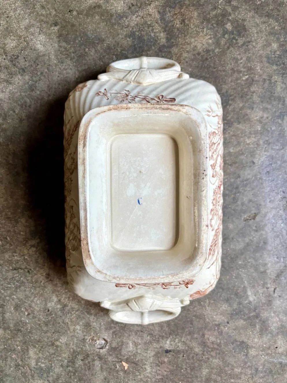 Soupière, légumier en terre de fer marron