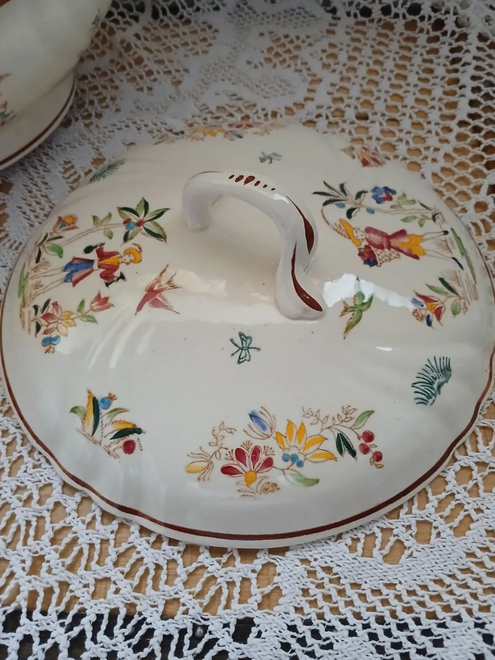 Soupière Longwy "Vieux Moustier "
