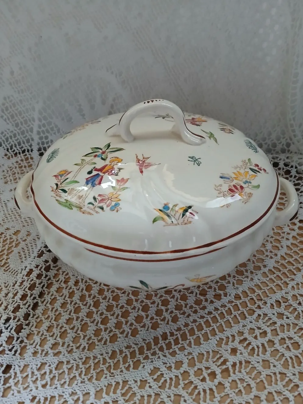 Soupière Longwy "Vieux Moustier "