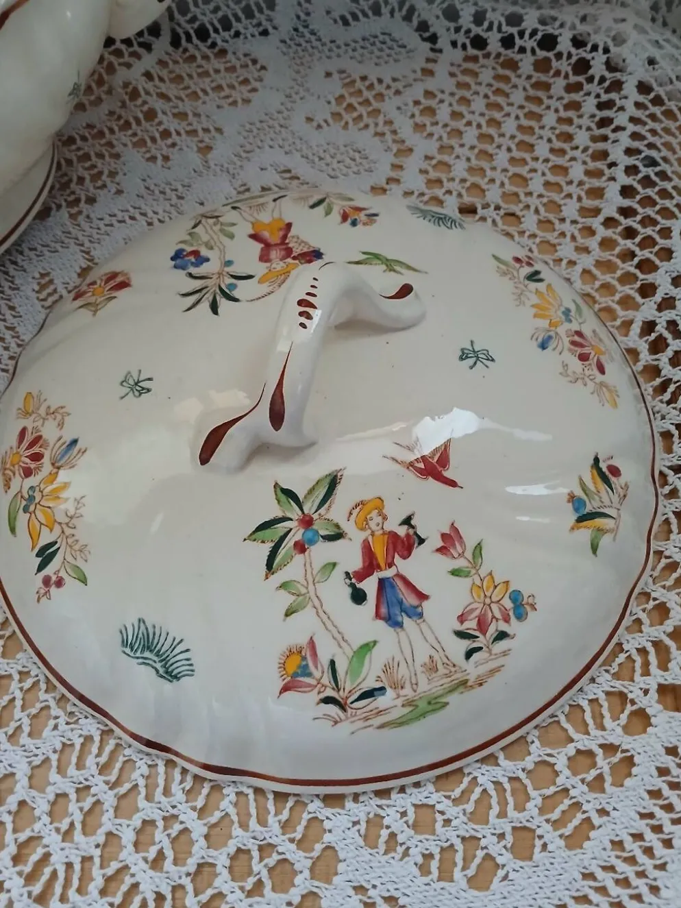 Soupière Longwy "Vieux Moustier "