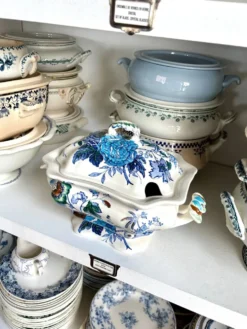 Soupière Mason's en terre de fer polychrome, service 