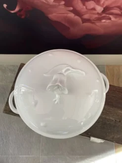 Soupière Muguet Lalique blanche