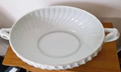Soupière ovale blanche porcelaine de Haviland modèle torse