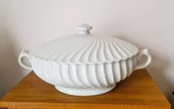 Soupière ovale blanche porcelaine de Haviland modèle torse