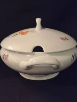 Soupière ovale en porcelaine de Limoges, Salmon et Cie