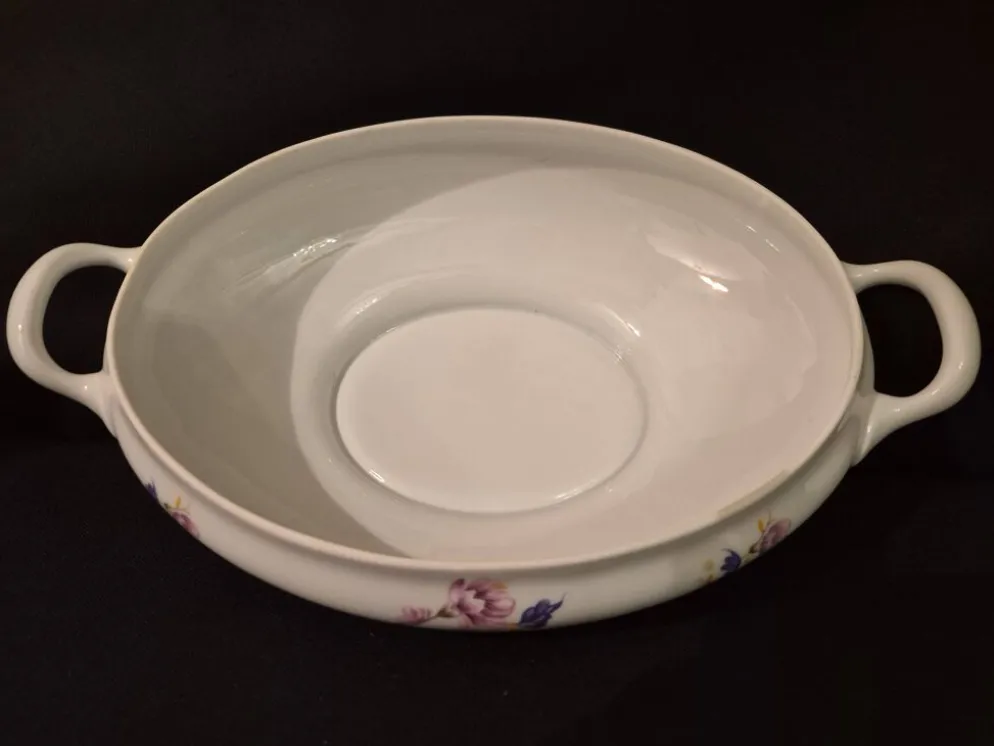 Soupière ovale en porcelaine de Limoges, Salmon et Cie