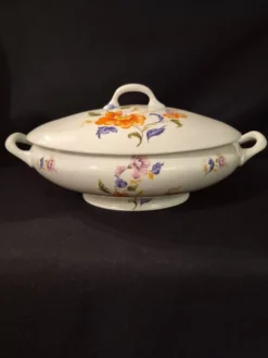 Soupière ovale en porcelaine de Limoges, Salmon et Cie
