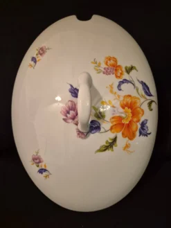 Soupière ovale en porcelaine de Limoges, Salmon et Cie