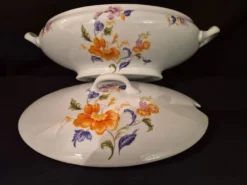 Soupière ovale en porcelaine de Limoges, Salmon et Cie