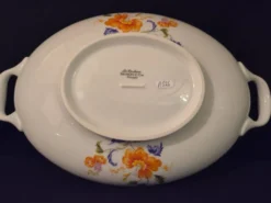 Soupière ovale en porcelaine de Limoges, Salmon et Cie