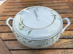 soupière Philippe Deshoulières en porcelaine de Limoges, décor « Orang