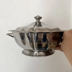 Soupière ronde vintage en inox festonné