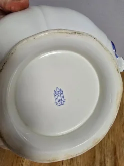 Soupière service Gien motifs fleurs bleues couvercle dauphin