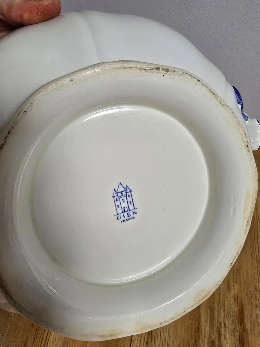Soupière service Gien motifs fleurs bleues couvercle dauphin