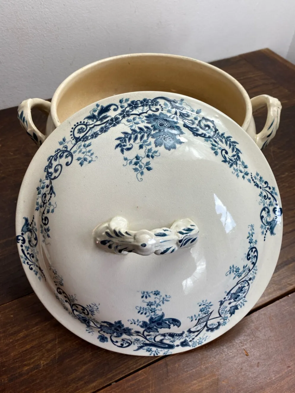 Soupière, terre de fer, Sévigné, HB & Cie