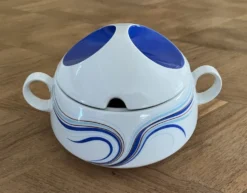 Soupière vintage en porcelaine