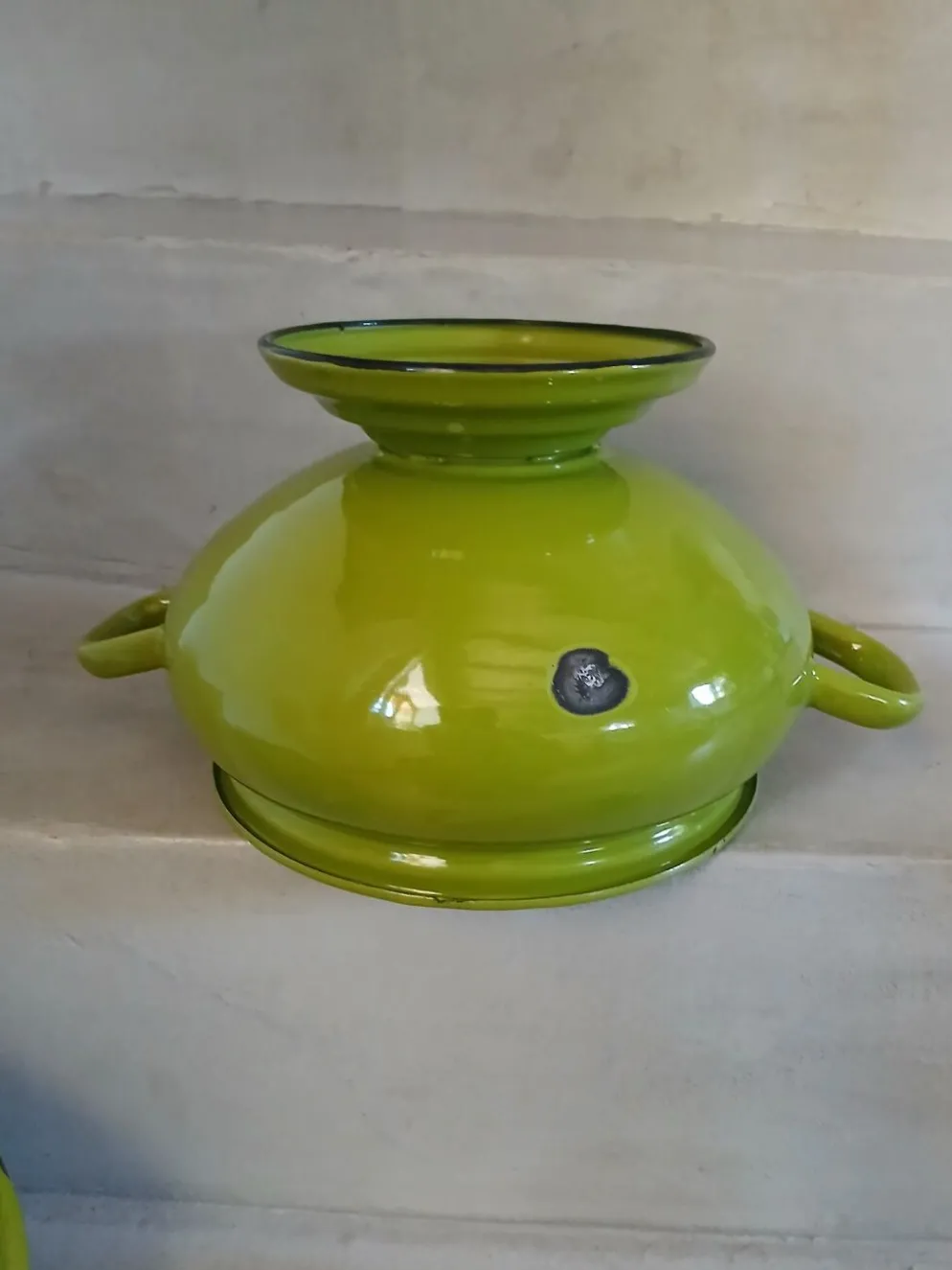 Soupière vintage en tôle émaillée verte