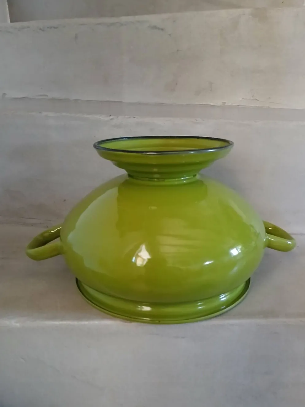 Soupière vintage en tôle émaillée verte
