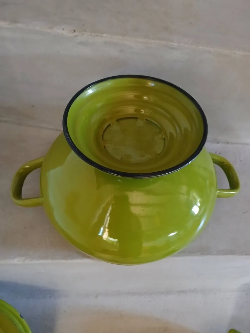 Soupière vintage en tôle émaillée verte