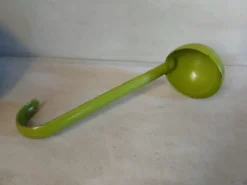 Soupière vintage en tôle émaillée verte