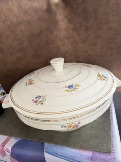 Soupière vintage fleurs art déco Versailles porcelaine opaque