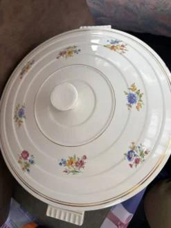 Soupière vintage fleurs art déco Versailles porcelaine opaque