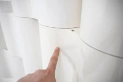 Séparateur de pièce modulable « Fiocco » conçu par Pierluigi Spadolini pour