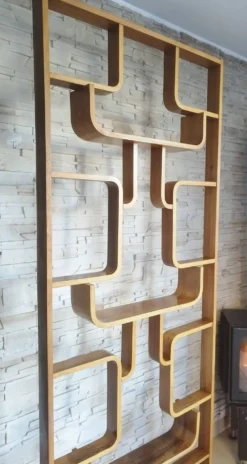 Séparateur mural par Ludvik Volak de Drevopodnik Holesov