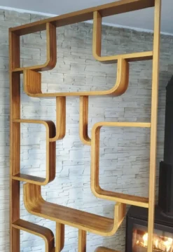 Séparateur mural par Ludvik Volak de Drevopodnik Holesov