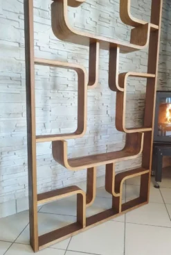 Séparateur mural par Ludvik Volak de Drevopodnik Holesov